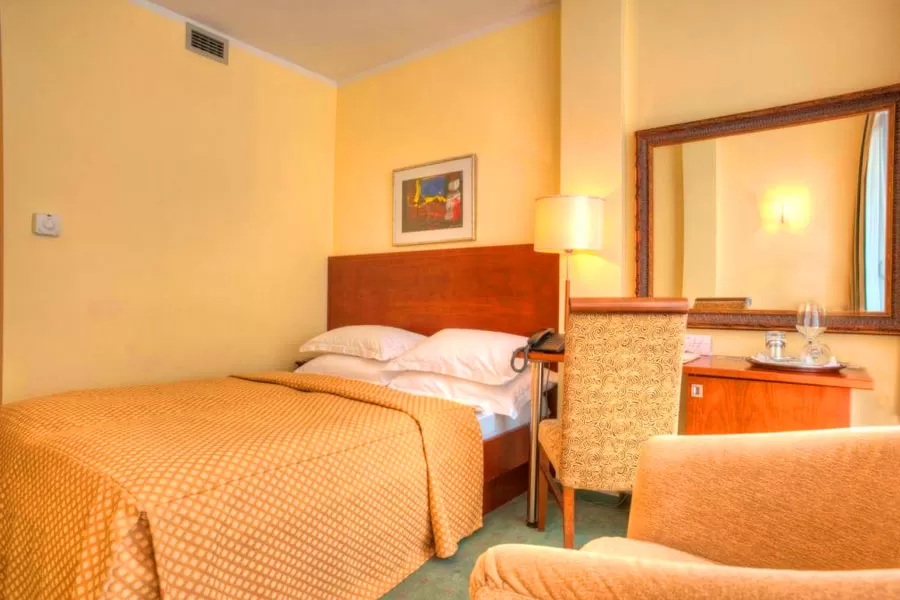 petrovac-rivijera-dbl economy.jpg